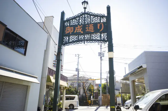 古民家を改装したお店や小さなギャラリーなどを楽しめる