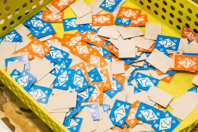 昔も今も変わらず高い人気を集める、祭りの縁日でのくじ引き