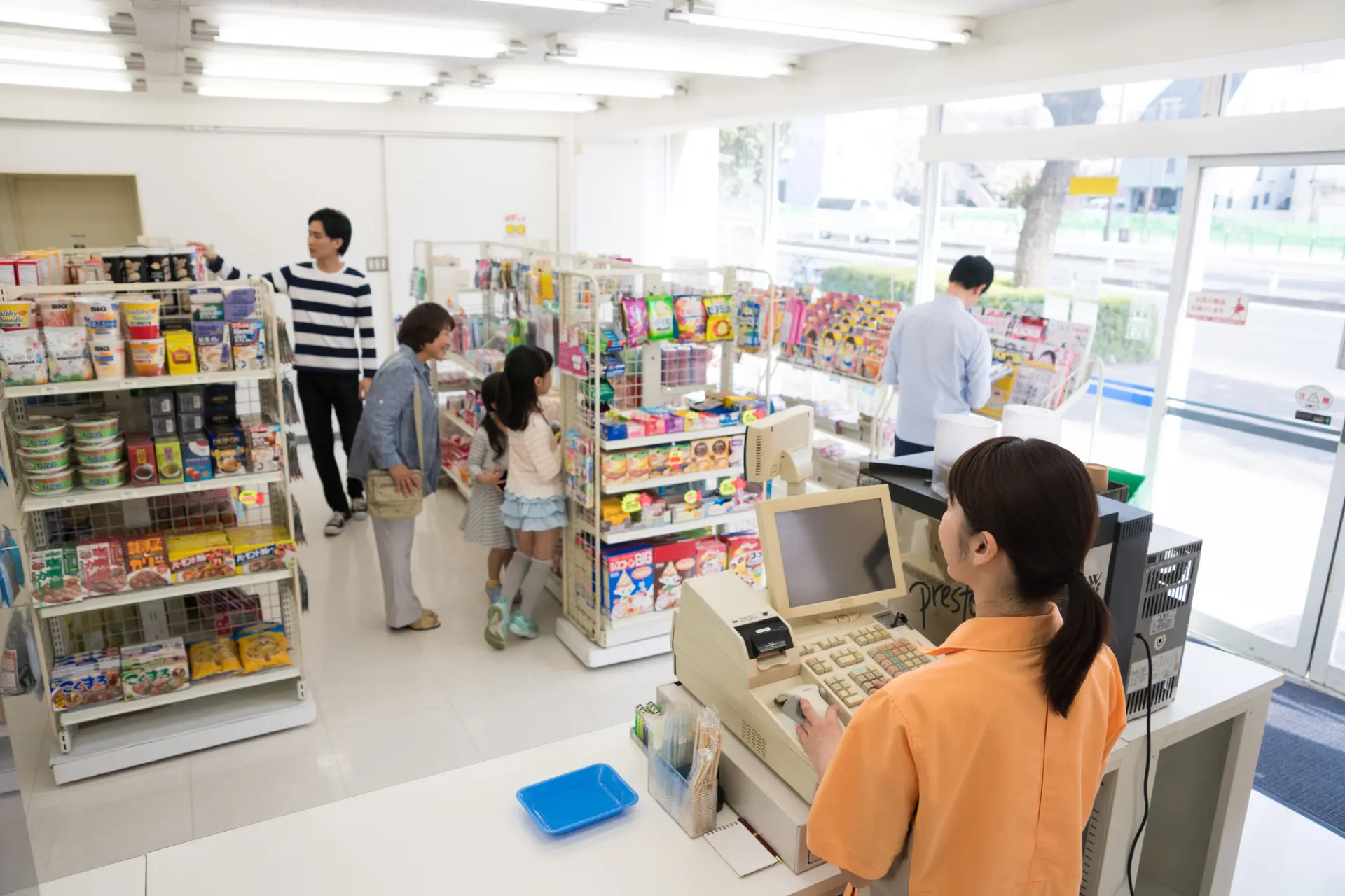 在便利商店等常见的店家就能轻松购买