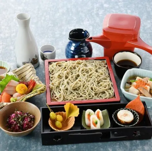 新潟の郷土料理を一度に味わえる「晩酌セット」