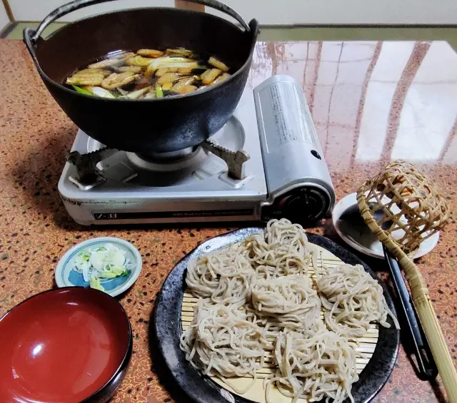 つなぎを三割以下に抑えた味と香りの強いそば