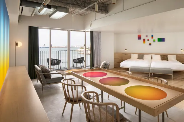 宿泊客の感性をくすぐるアートがずらり