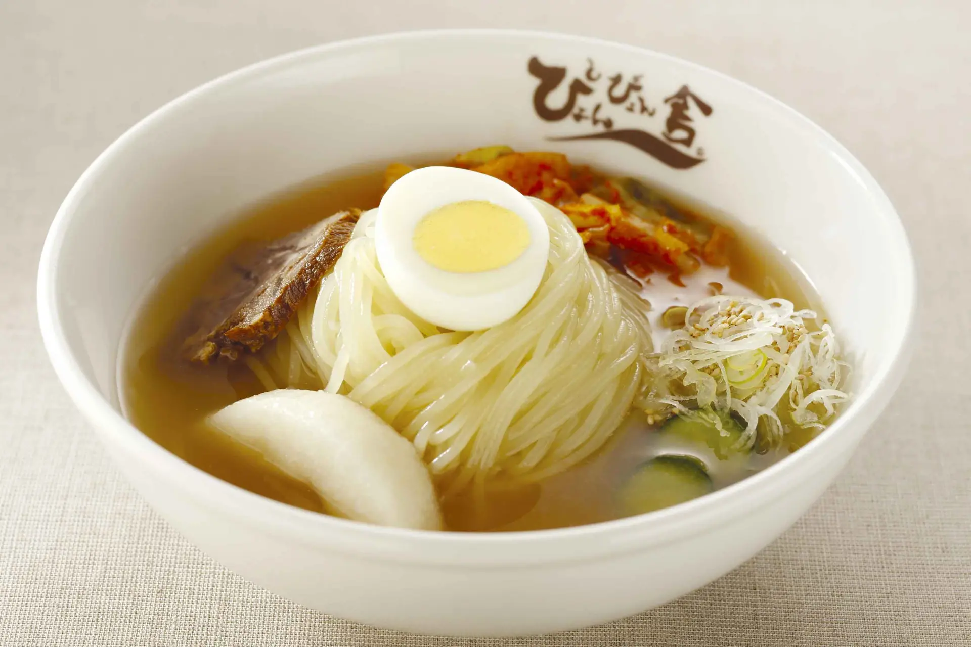 来店客の大半が注文する「盛岡冷麺」