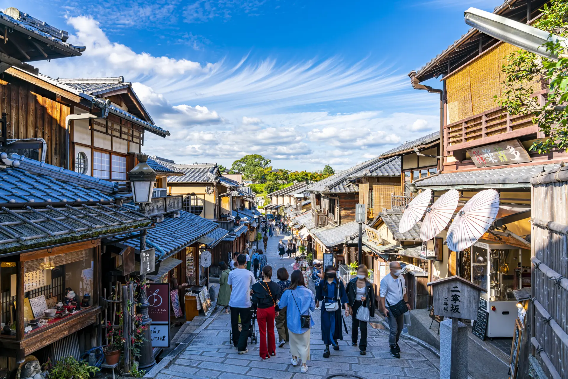京都を代表する景観の中で買い物を楽しめる