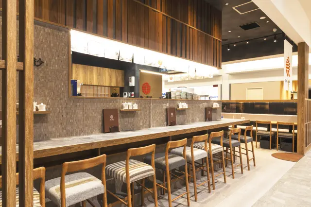 海鮮丼 魚〇亞紗的店內環境