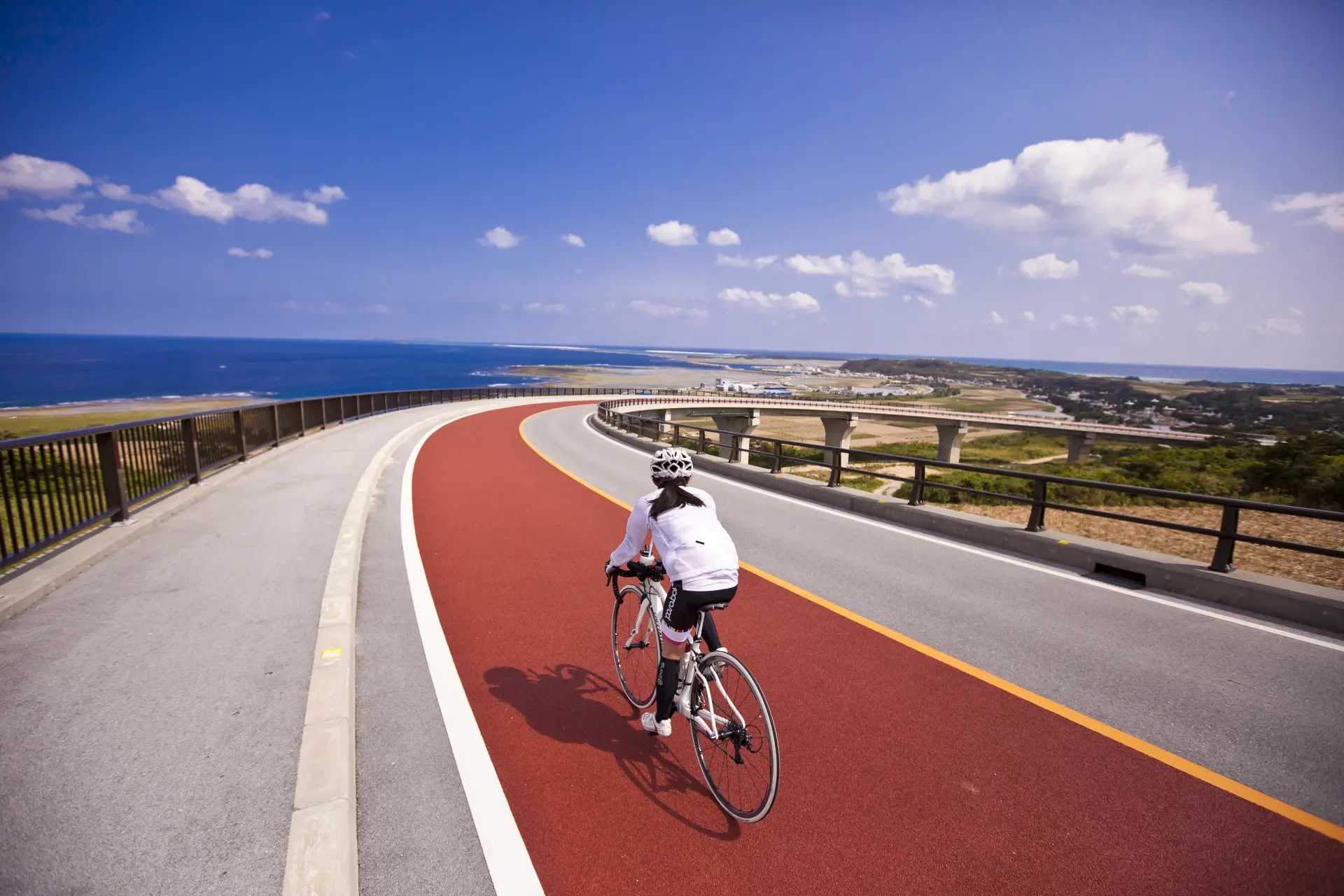 欣赏久米岛绝景的自行车活动