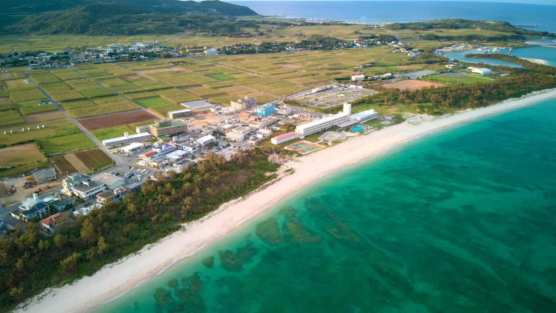 Kumejima surrounded by beautiful seas