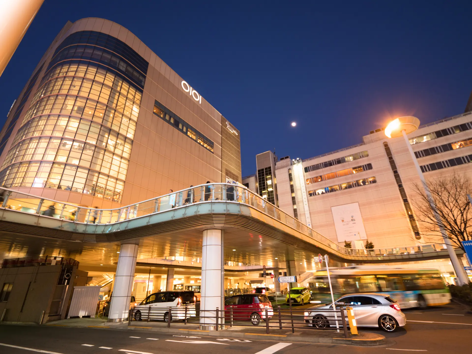 北千住駅の西口から徒歩数分の利便性の高いビジネスホテル