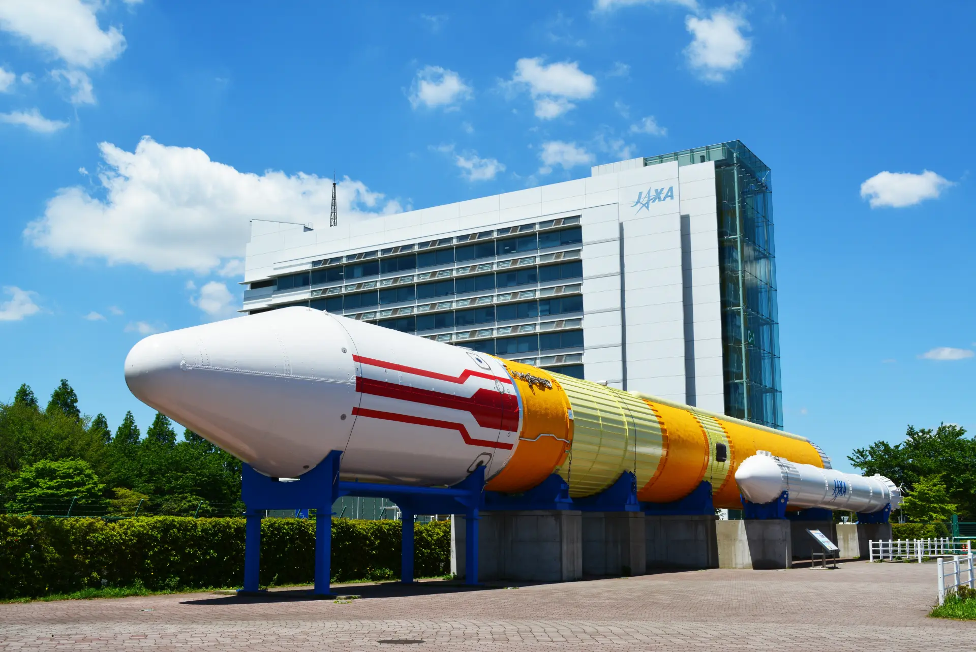 日本の宇宙開発の現場を身近に体験。宇宙で活躍する機体の試験モデルなどを多数展示