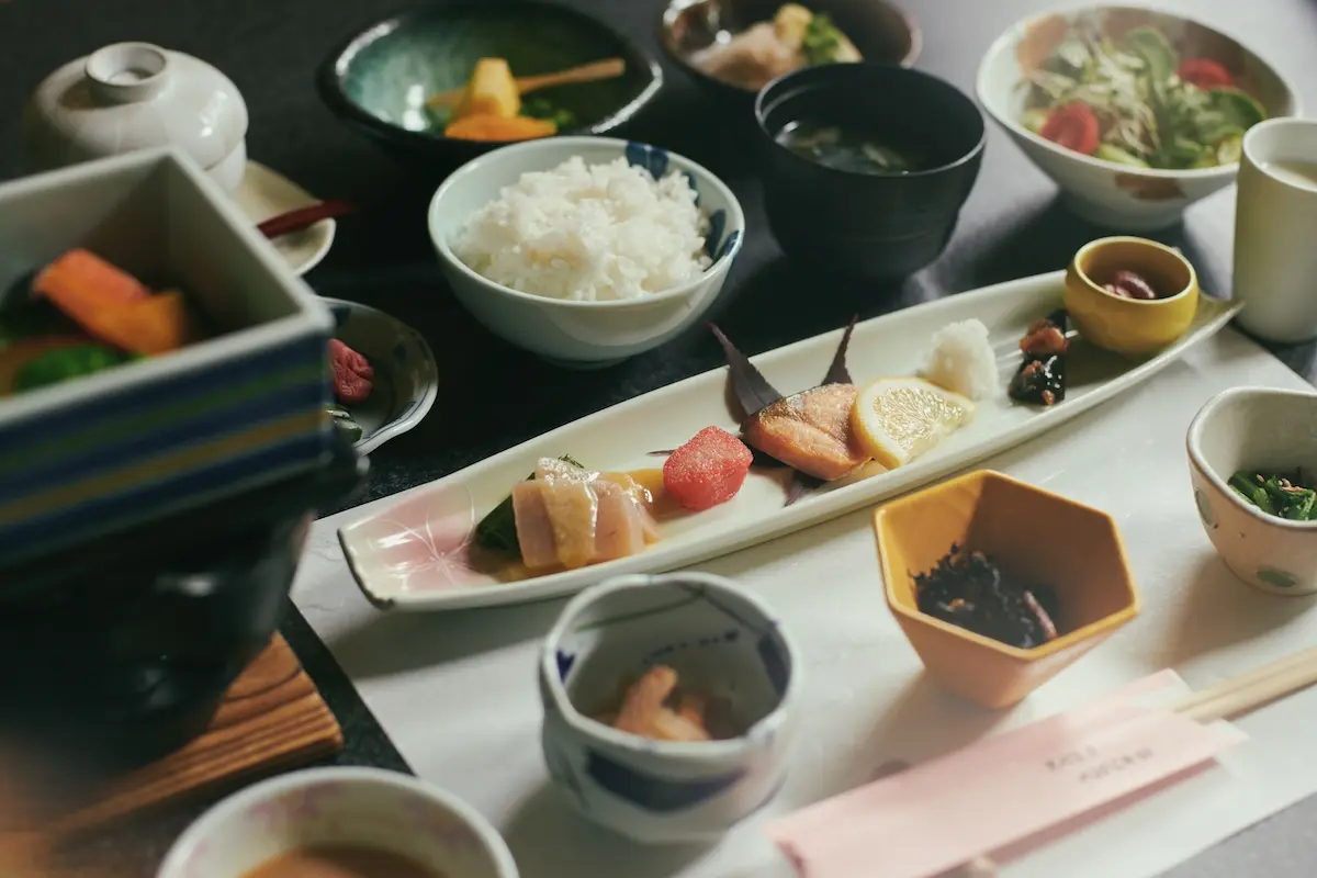 温泉だけでなく地元の食材を使用した食事も魅力のひとつ