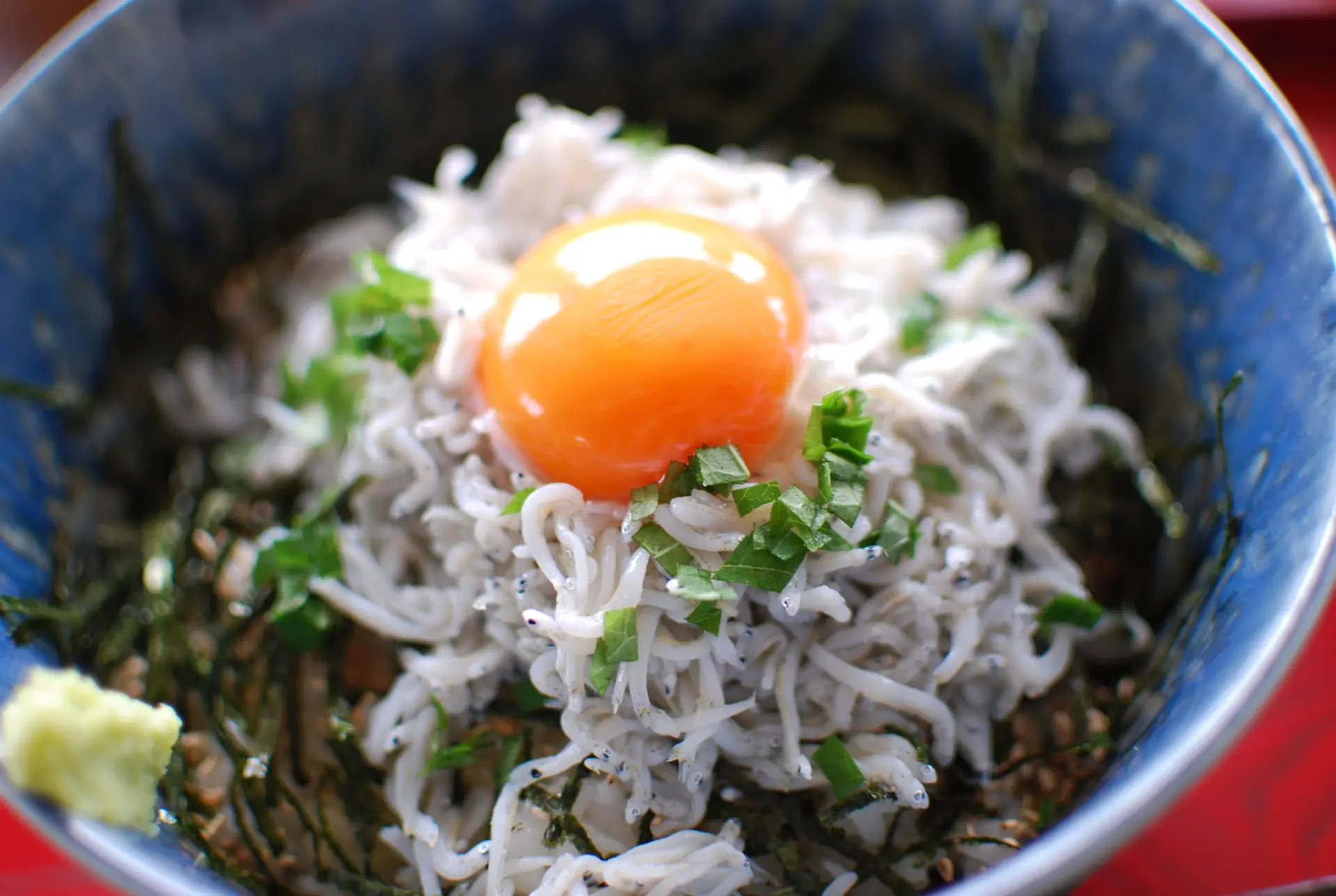 鮮度抜群のしらす丼も味わえる(※写真はイメージです。)