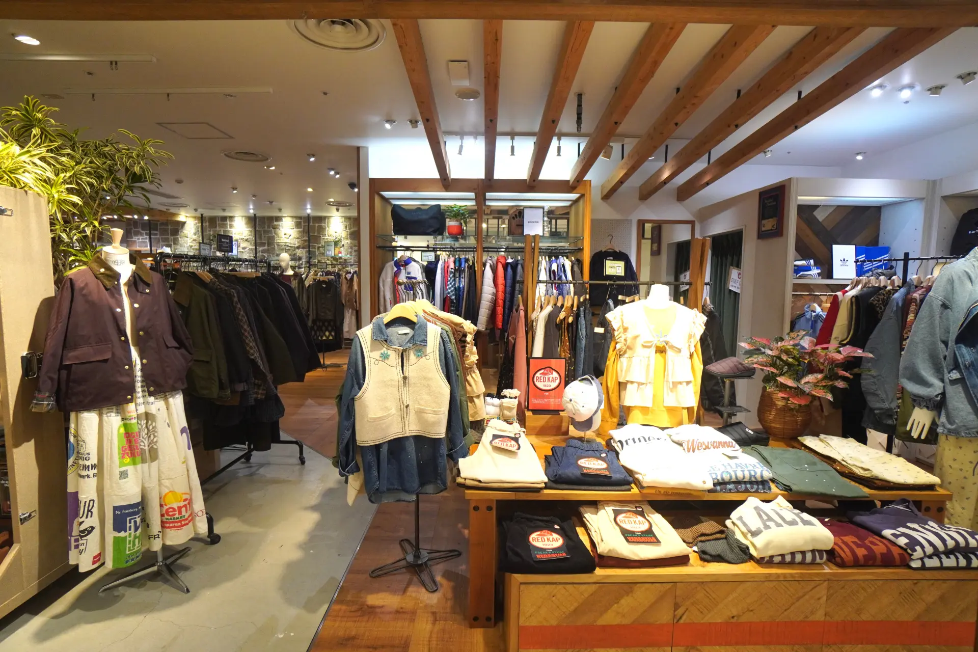 展示的服装穿搭令人眼前一亮