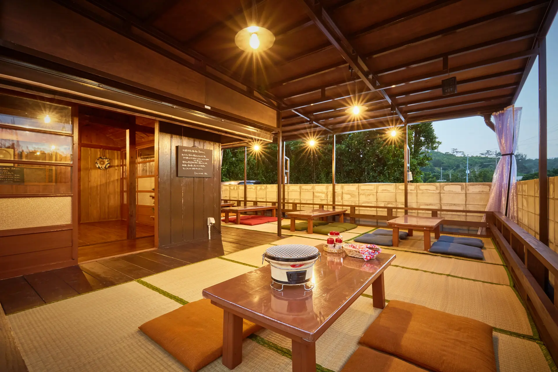 「恩納だから。」のテラス席