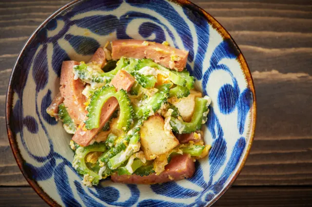 沖縄グルメの定番・ゴーヤーチャンプルー