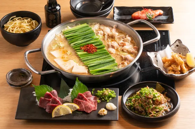 福岡で売上No.1の人気店！天神駅直結「博多もつ鍋おおやま ワンビル店」の魅力を徹底解剖