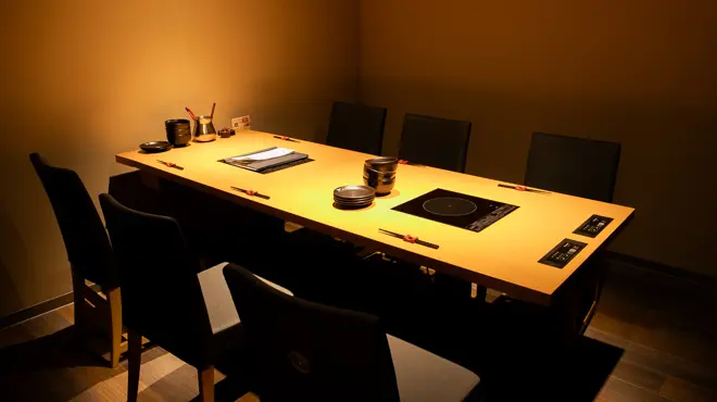 舒适的餐桌座位