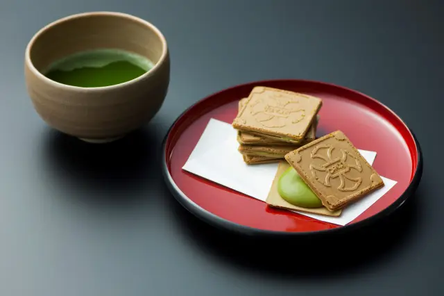 長崎県そのぎ茶「茶友」の抹茶を使用した「抹茶クルス」