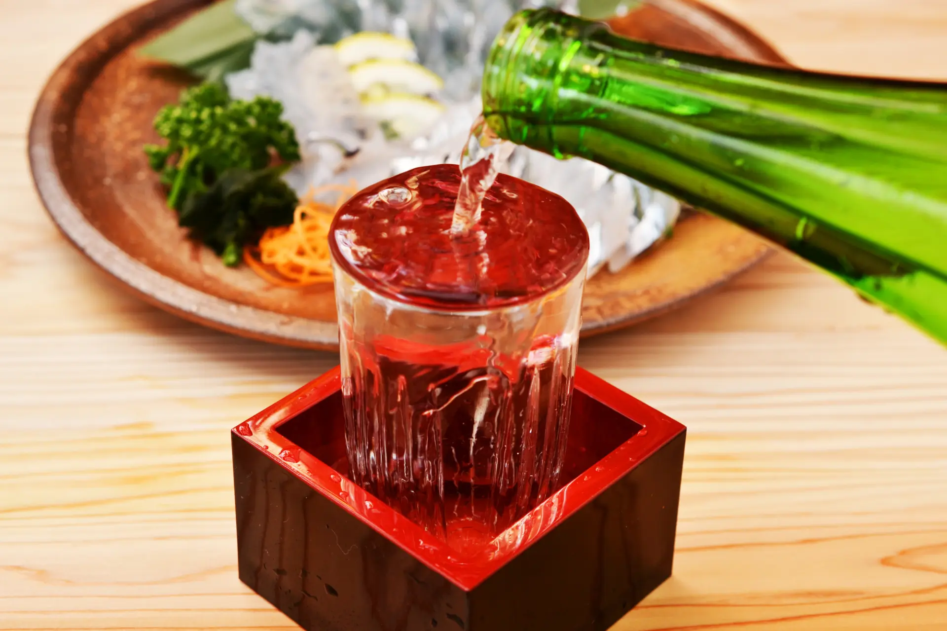 地酒と合わせることで、ご当地食材の味がさらに引き立つ