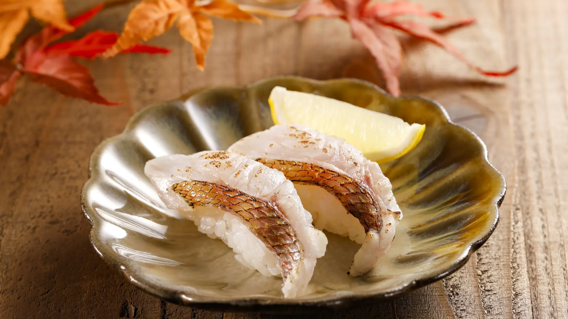 見た目にも美味しい旬メニュー。炙りキダイ