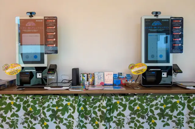 セルフチェックインの専用端末