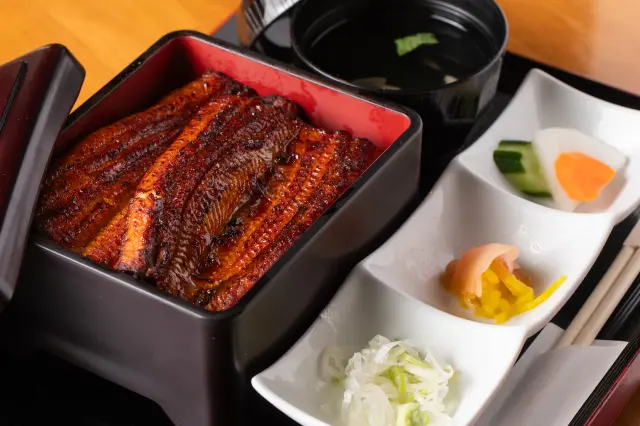 質と量を選べる「鰻重」が看板メニュー