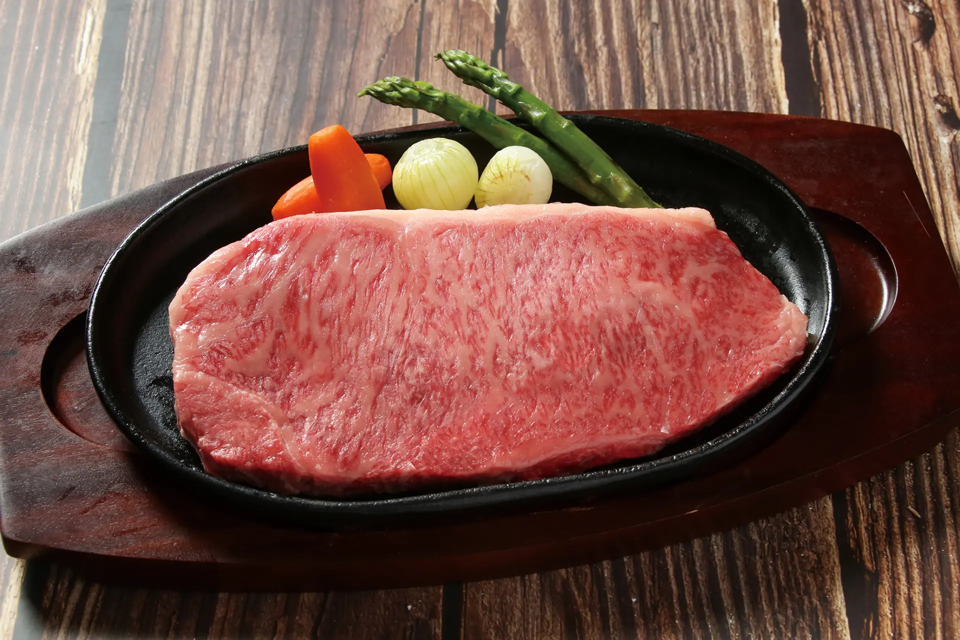 芳醇な味わいの「飛騨牛ステーキ サーロインステーキ」