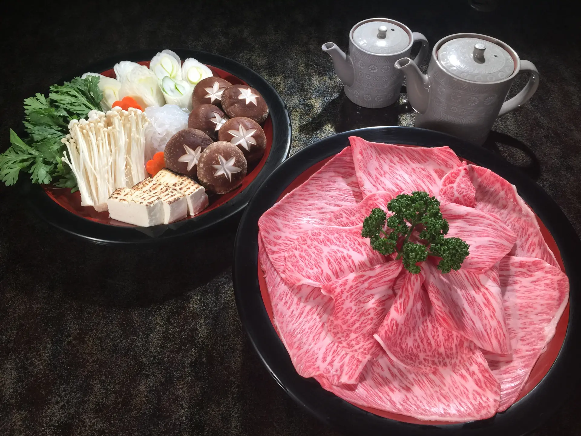 まろやかな脂と香りを堪能できる「すき焼き」