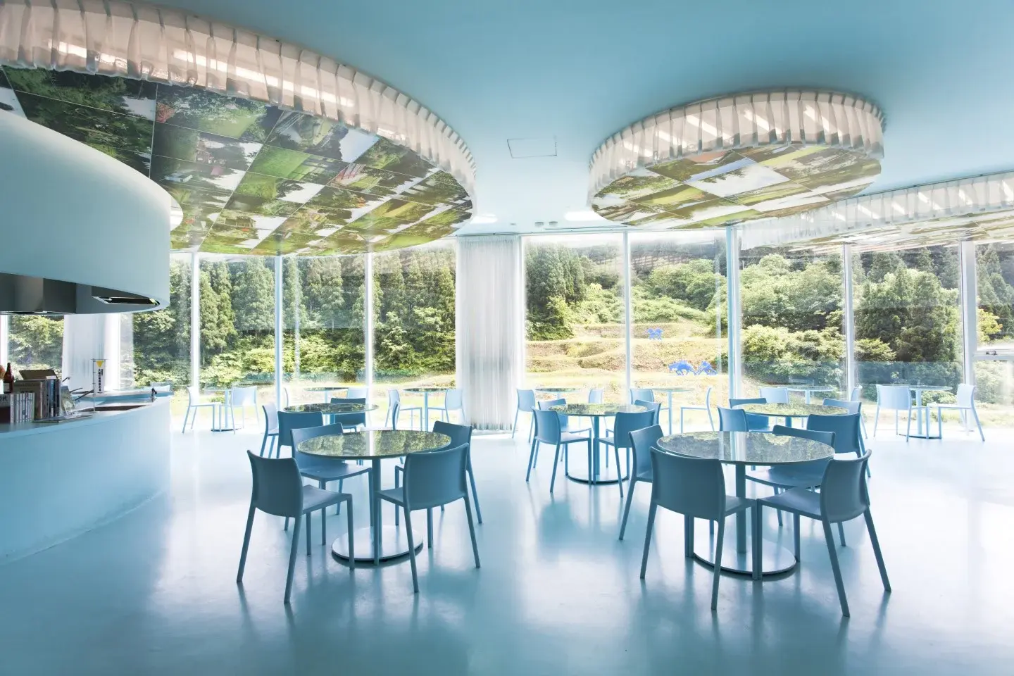 「越後まつだい里山食堂」から望む棚田 Photo by Yanagi Ayumi