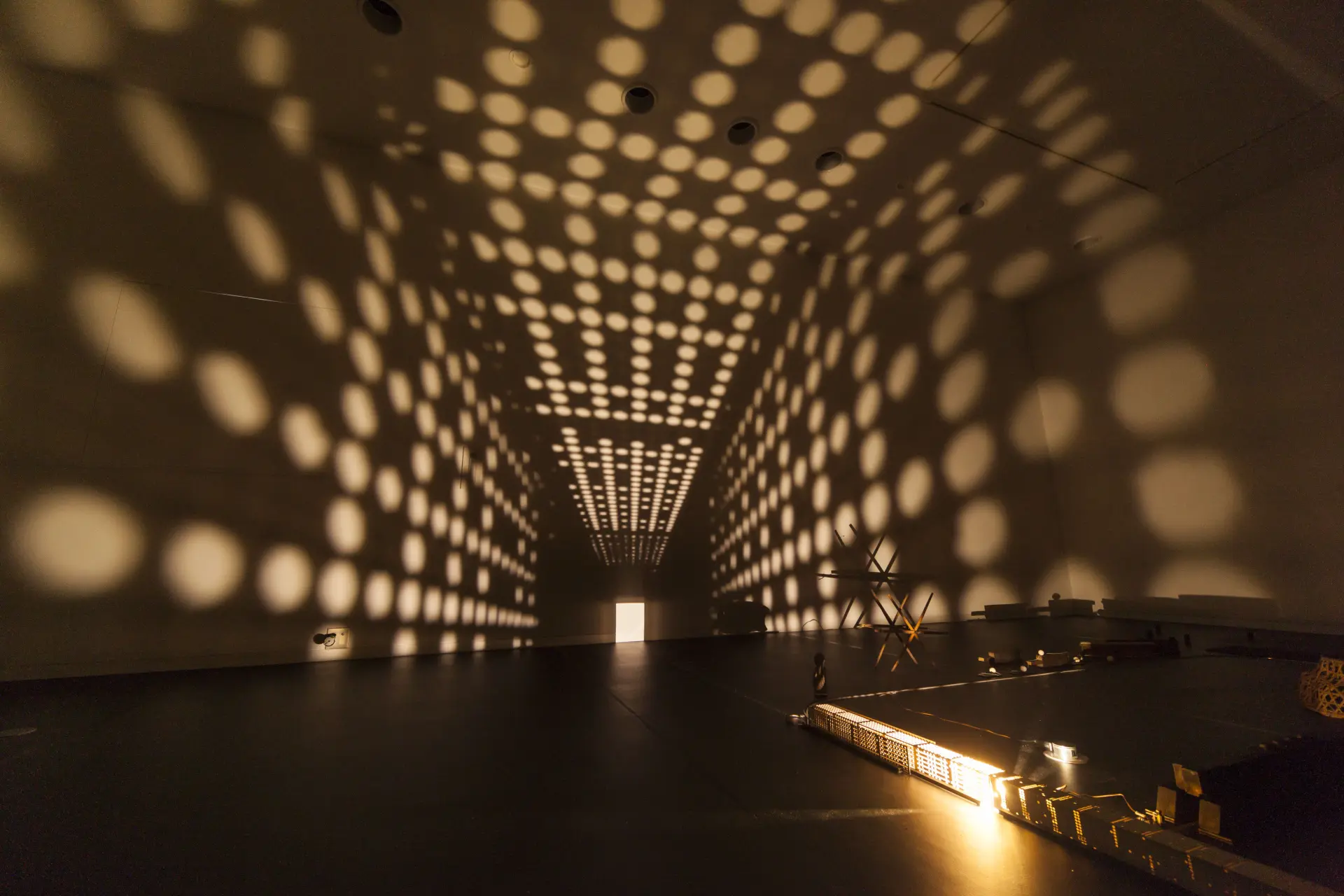 クワクボリョウタ「LOST #6」 Photo by Nakamura Osamu