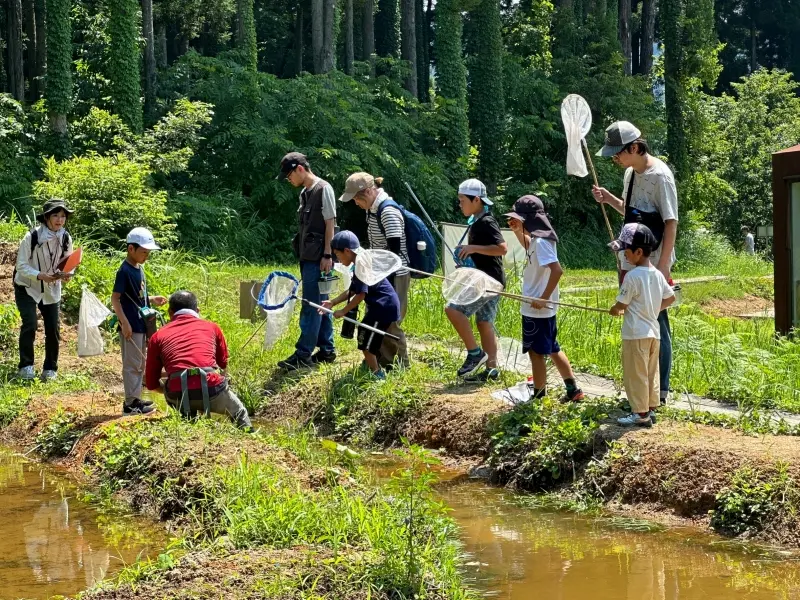 実際に里山へ入って五感を通じて体験することも可能