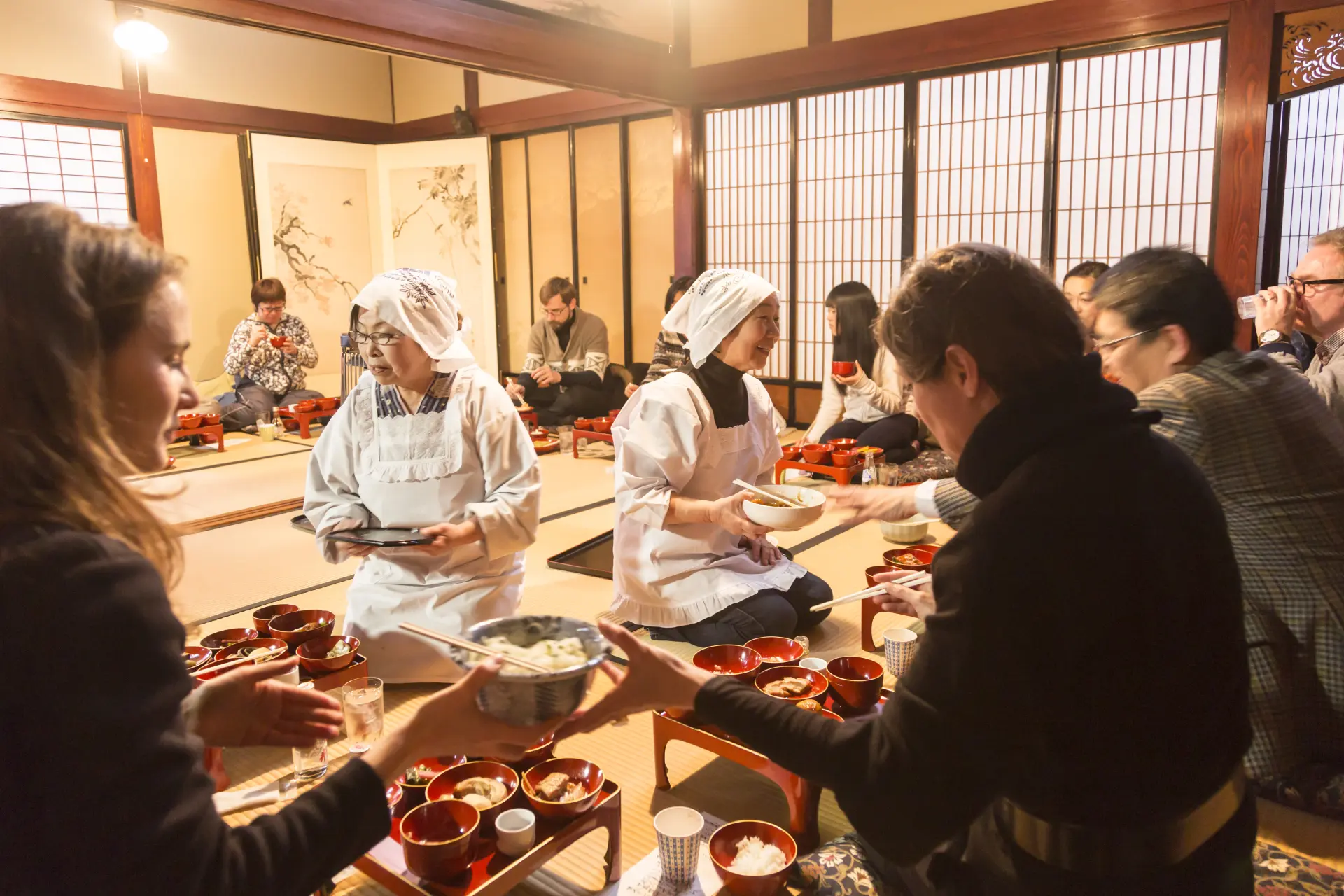地域の人々がもてなす雪見御膳