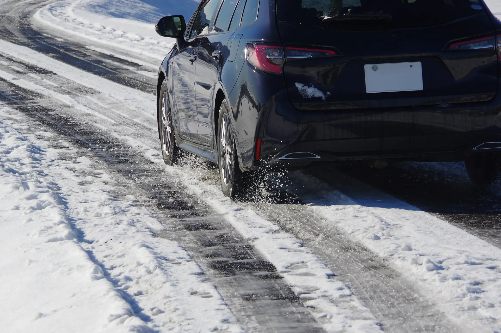 雪道の運転はいつも以上に気をつけよう