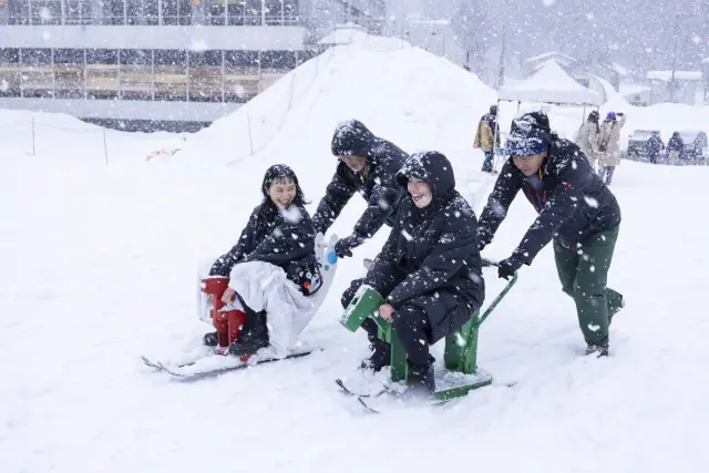 冬には豪雪地帯だからこそできる雪遊びの体験イベントも