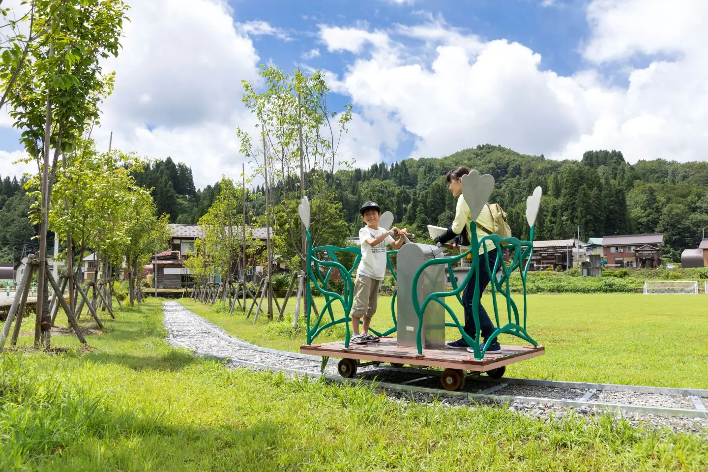 鞍掛純一「はなしるべ」 Photo by Nakamura Osamu