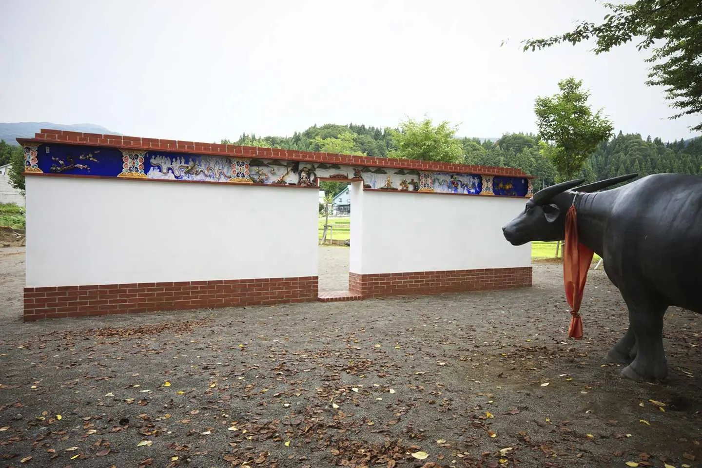 リン・シュンロン（林舜龍）「国境を越えて・山」 Photo by Miyamoto Takenori + Seno Hiromi