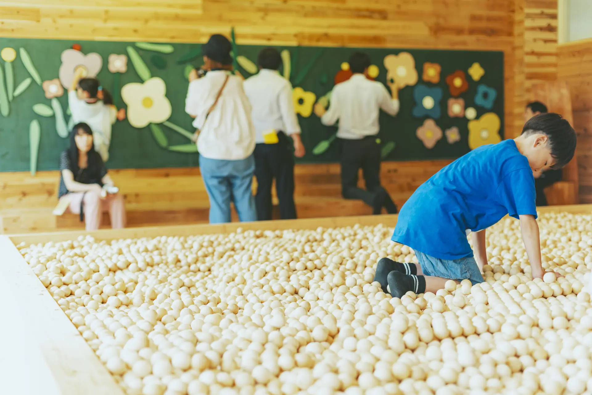 鞍掛純一＋日本大学藝術学部彫刻コース有志「木湯」 Photo by Kanemoto Kentaro