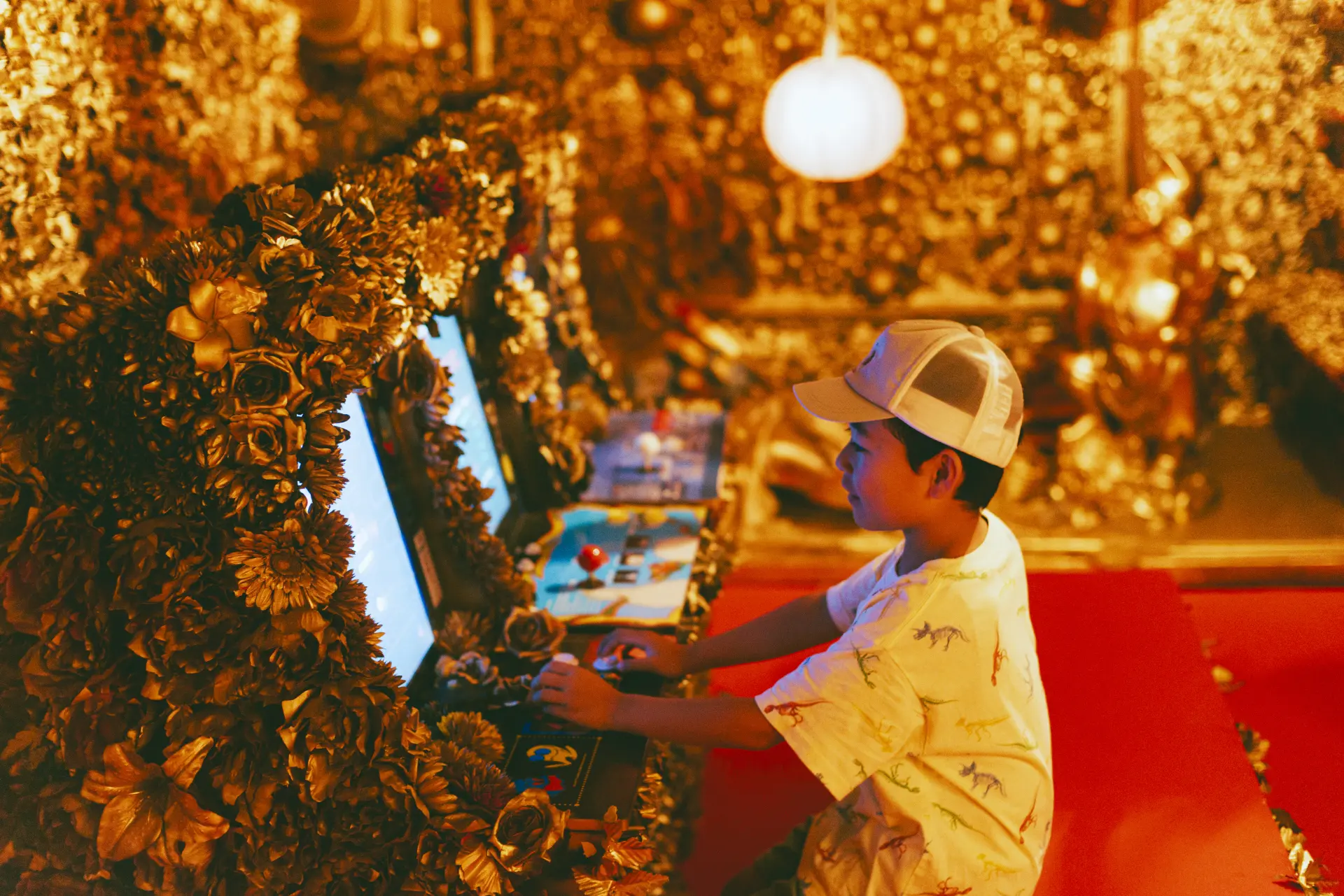 豊福亮「黄金の遊戯場」 Photo by Kanemoto Rintaro