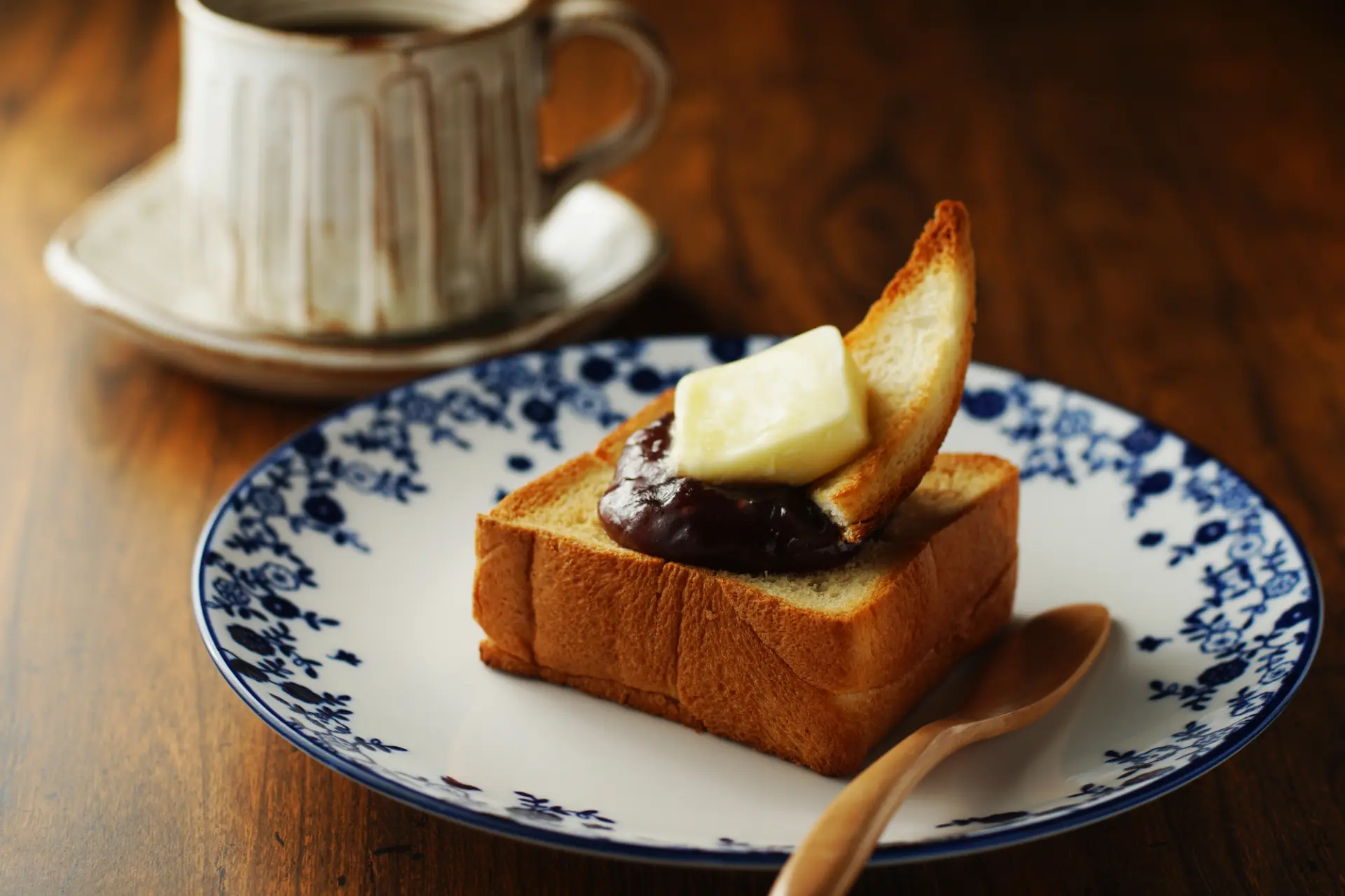 モーニングの定番「小倉トースト」