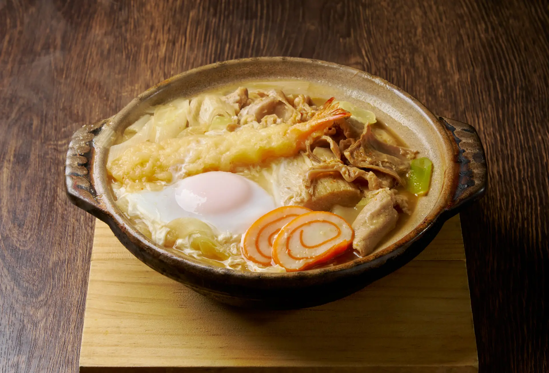 弾力ある麺と4種類の魚介だしが味の決め手