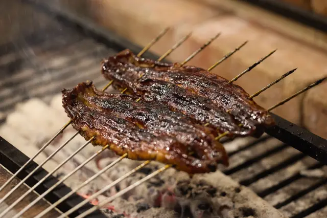 熟練の技が生み出す食感と香りを堪能できる