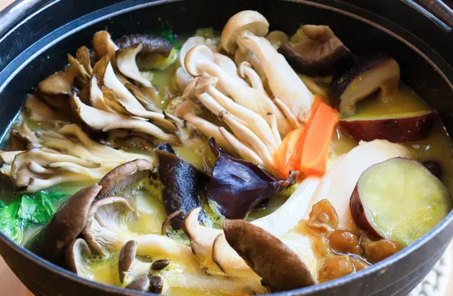 多彩なきのこが使用された「きのこほうとう」