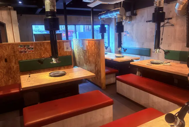 焼肉はやと 博多駅前店のソファー席