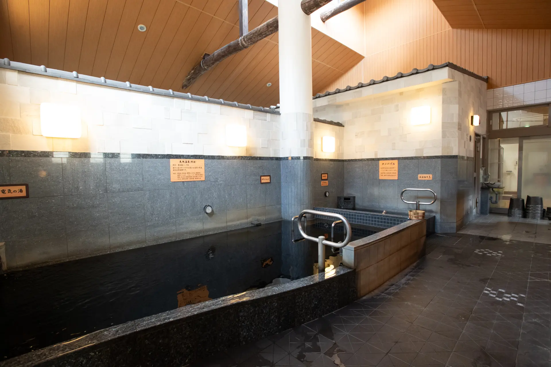 以錢湯的價格就能享受溫泉是其魅力之一