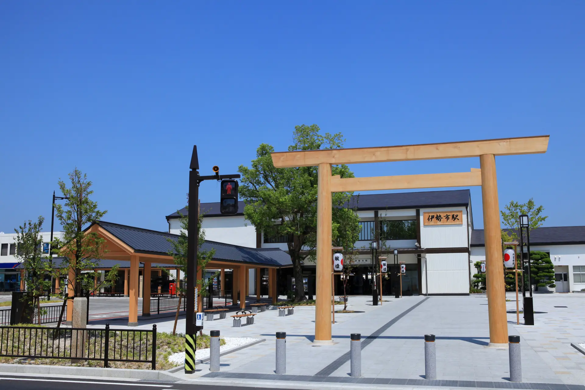 伊勢観光の起点となる伊勢市駅前