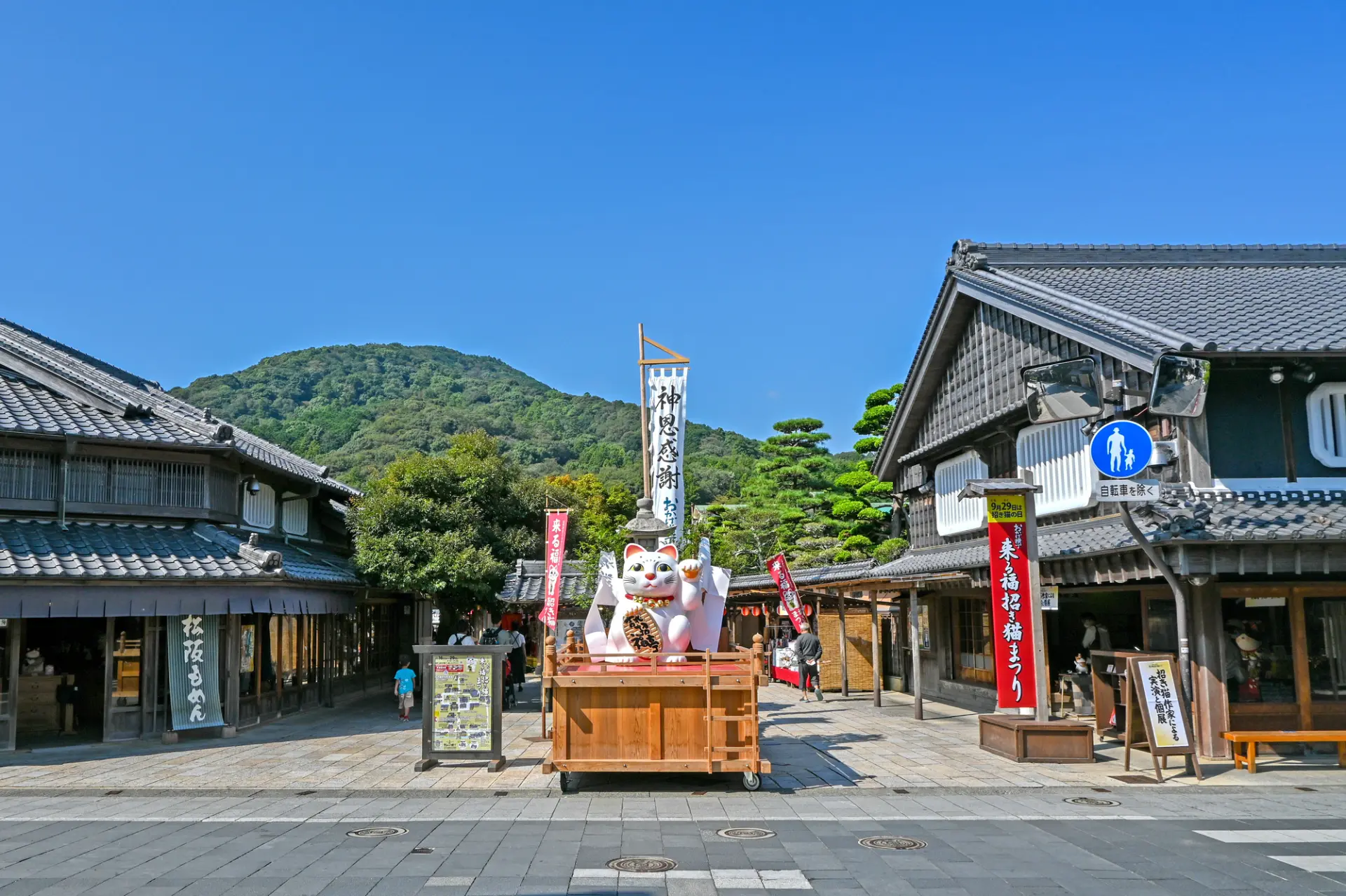 古い街並みと伊勢グルメを堪能できるおはらい町・おかげ横丁