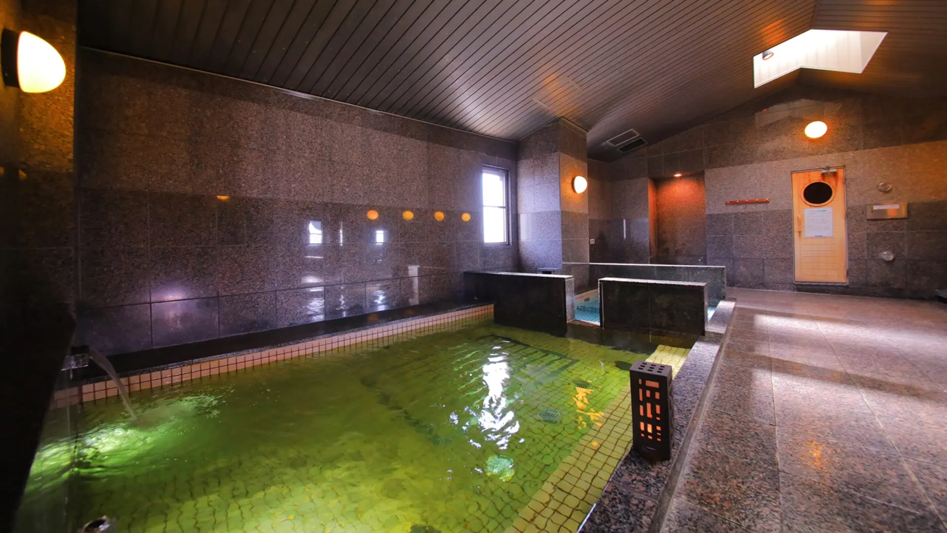 旅の疲れを癒す薬用風呂も好評