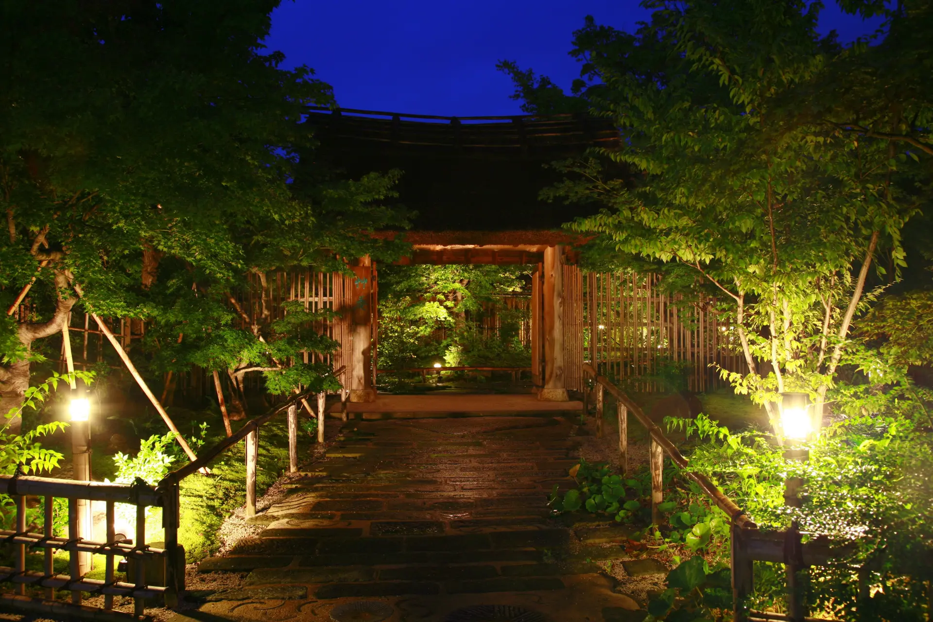 源泉かけ流しの湯が自慢の古民家宿