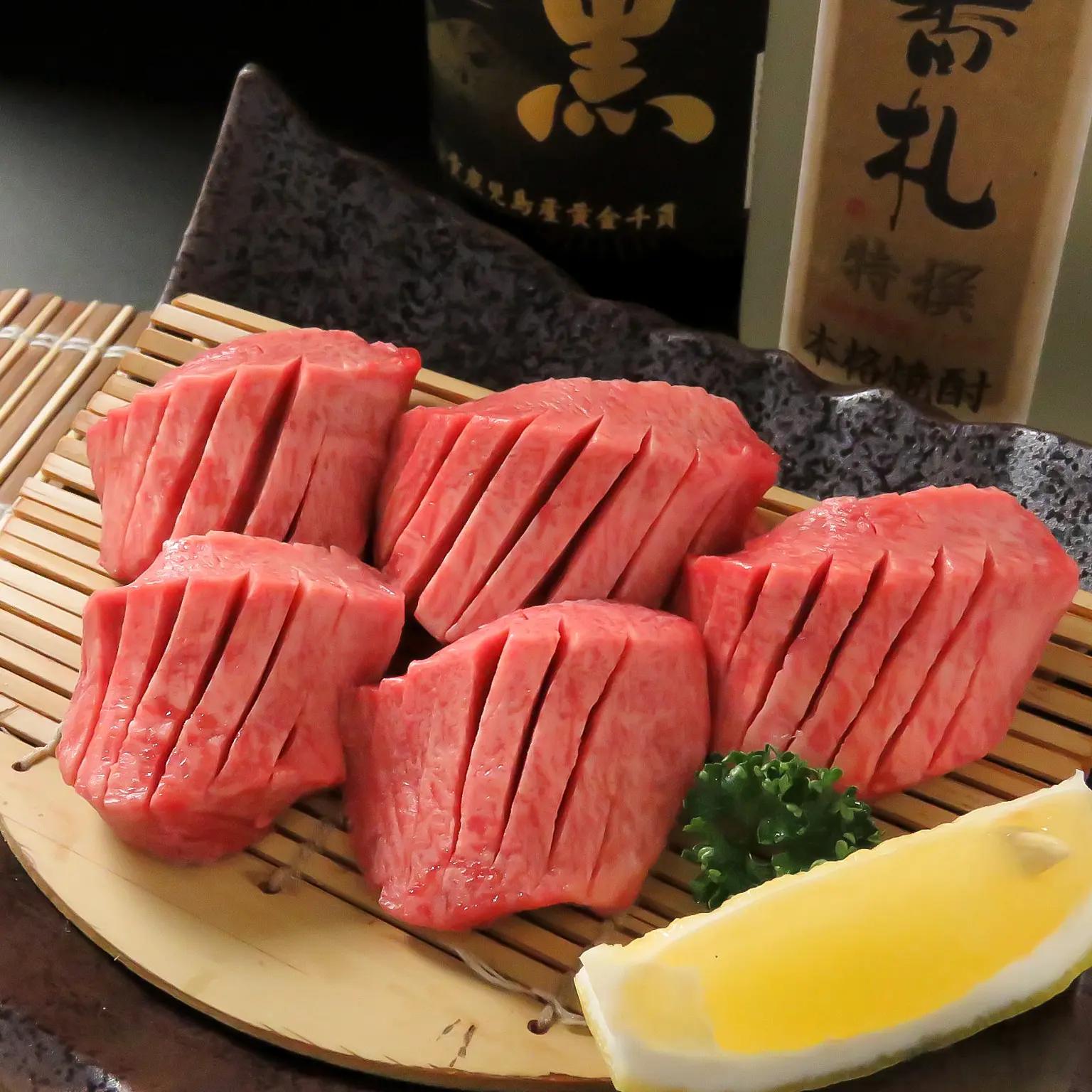 分厚く食べ応え合える「厚切り牛タン」が人気