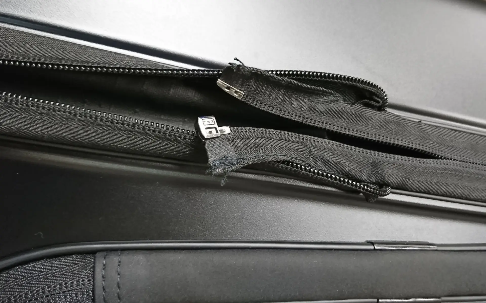 応急処置をしても症状は悪化し続けるので早めの修理を検討しよう