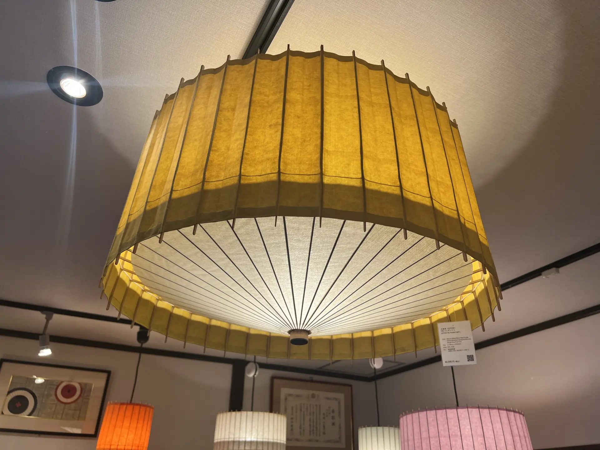 和傘の構造を利用した照明器具